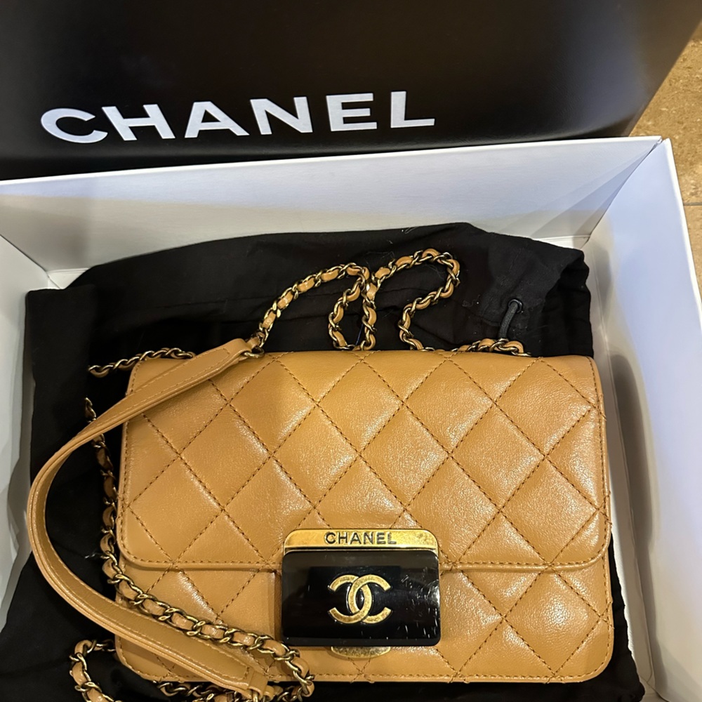 CHANEL Flap Bag